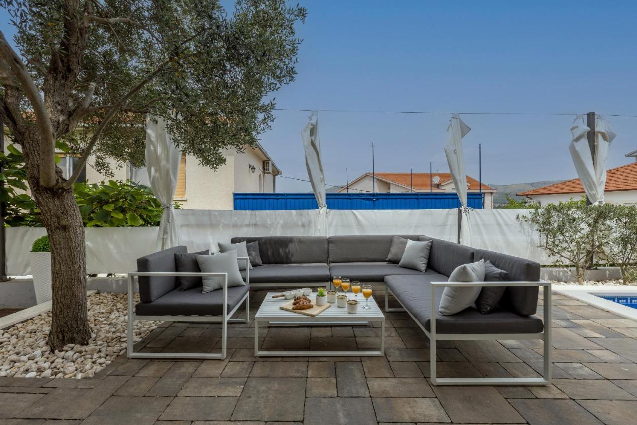 Villa Costa Blu With Pool By The Sea Trogir Exterior photo