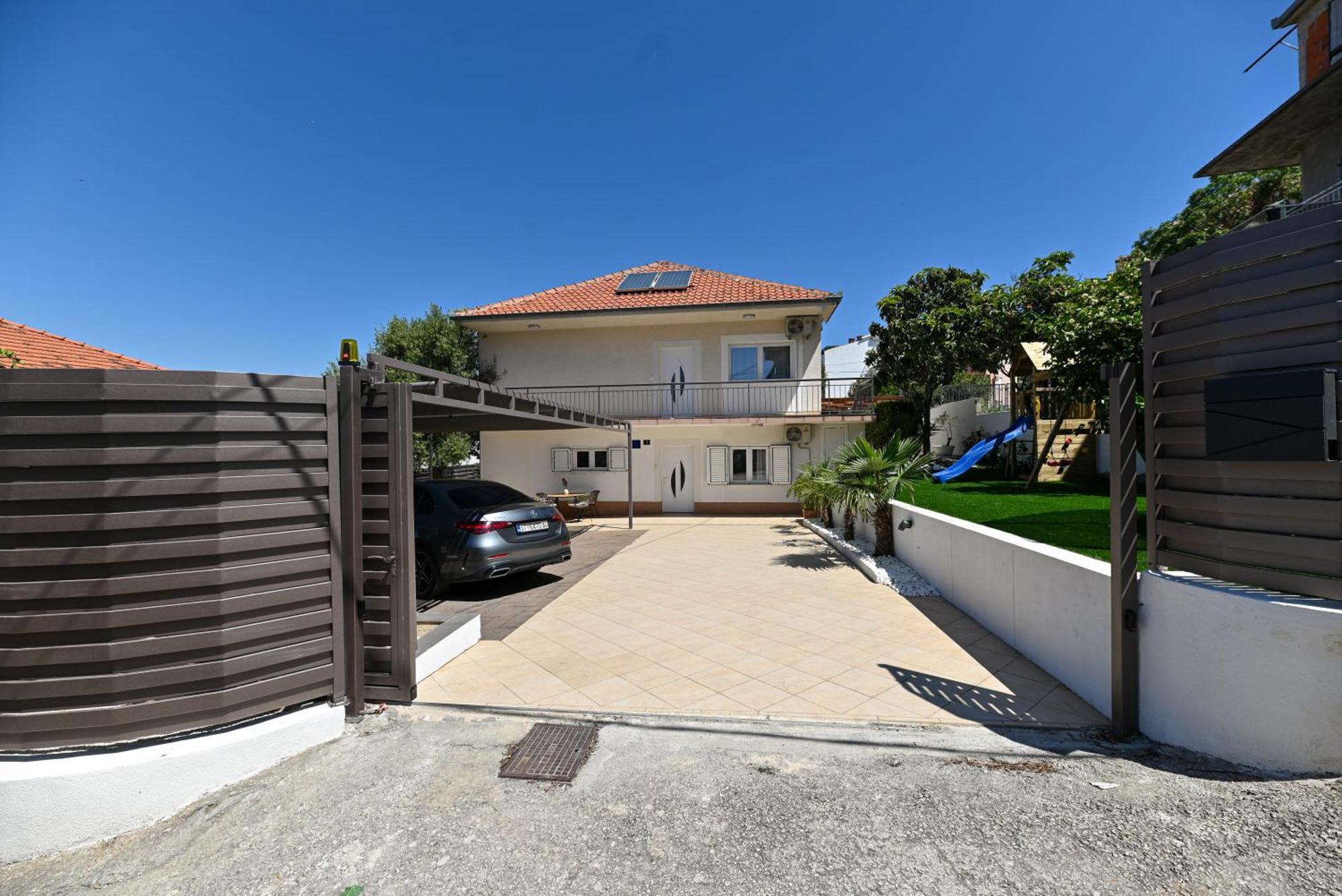 Villa Costa Blu With Pool By The Sea Trogir Exterior photo